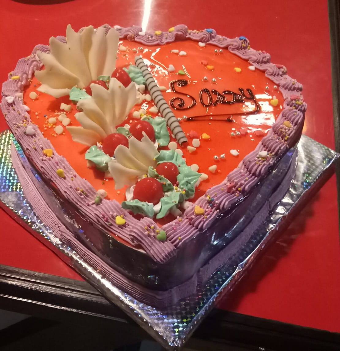 designer cake heart shape cake